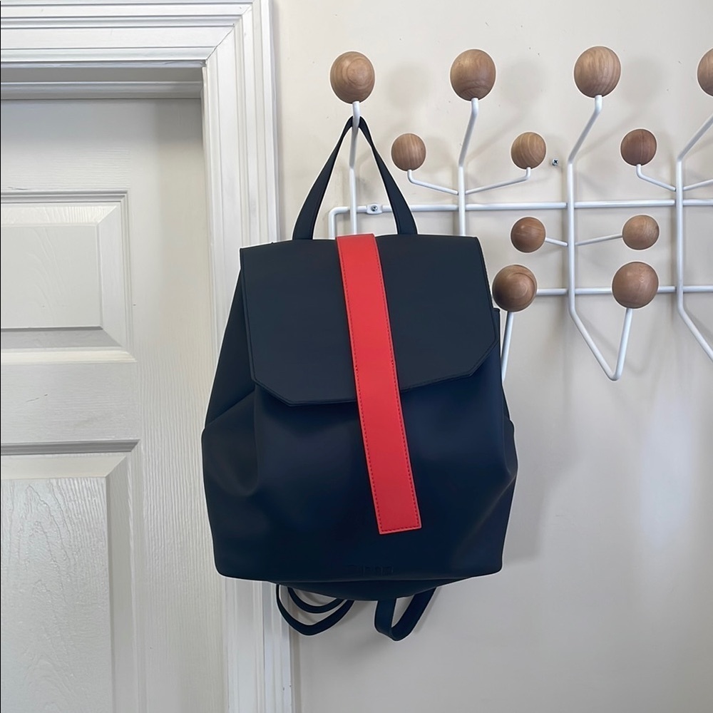 O Bag - Small Classic Backpack - Black
